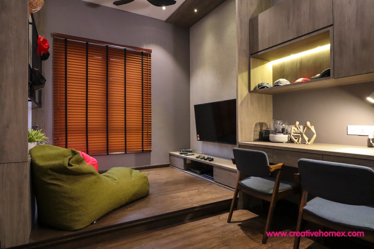 Personalized Decor Enhances This Terrace Home: JMS Home Arts Interior ...