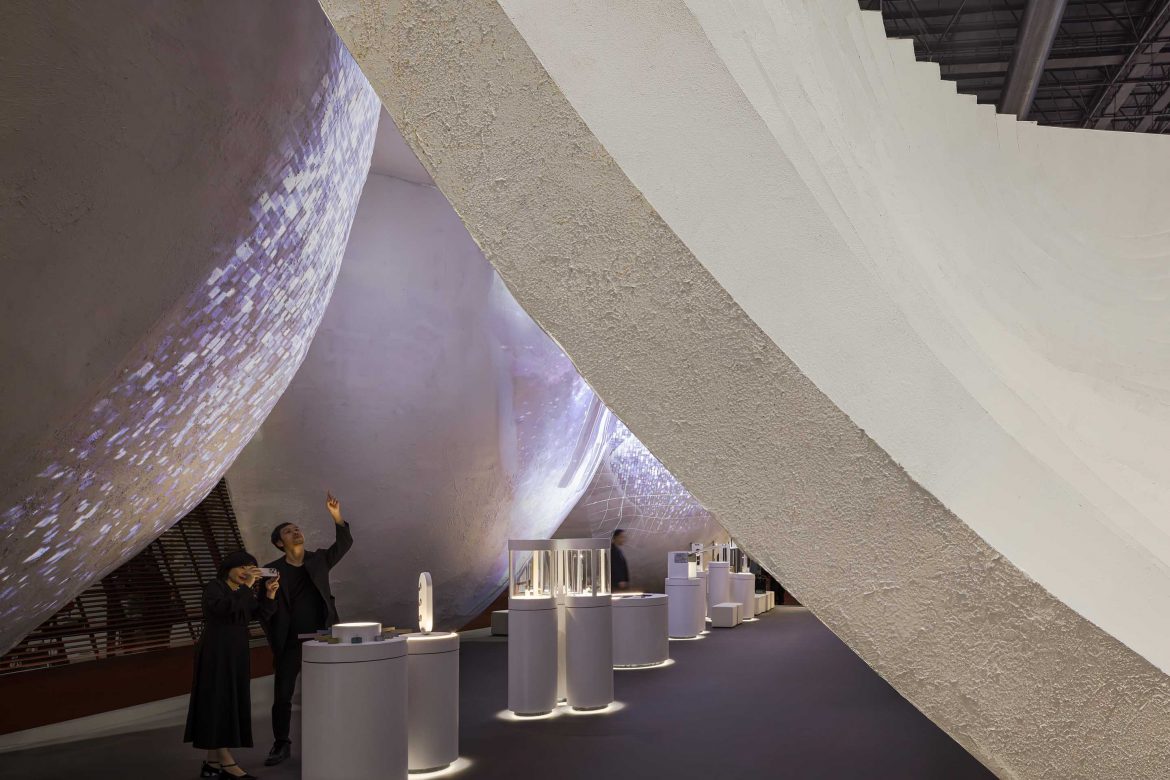 14_Layered architectural forms transform into a fluid interior space ©W Workspace